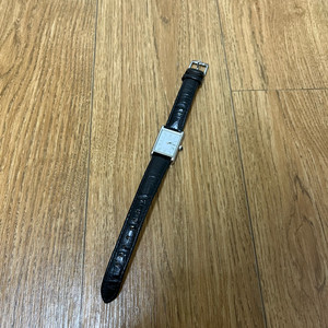 세이코 탱크 세르띠에 SWR053 쿼츠 가죽 사각 시계