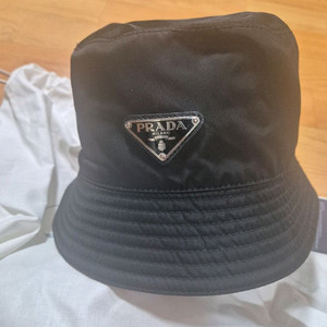 프라다 나일론 버킷햇 M 이미지