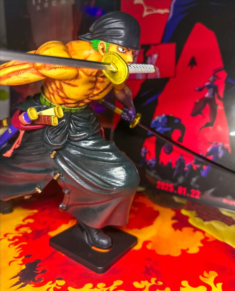 원피스 롤로노아 조로 리페인트 작 피규어 레진 루피 룩업 니카 넨도 사황 패왕색 도색 리페인팅 이미지