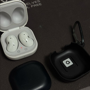 버즈 라이브 화이트 (케이스 포함) 이미지