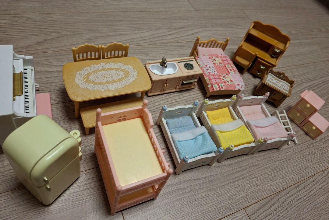 실바니안 2층집, 아이스크림 벤, 빵집 등 일괄 급처 이미지