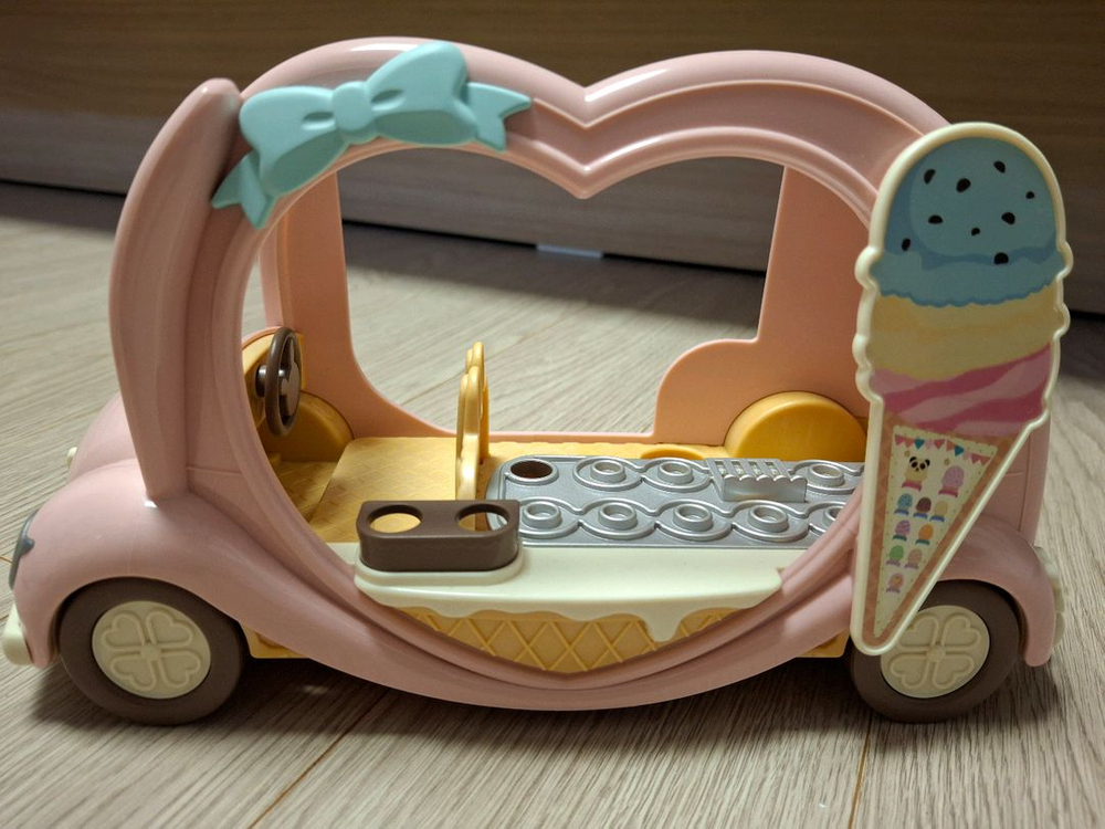 실바니안 2층집, 아이스크림 벤, 빵집 등 일괄 급처 이미지