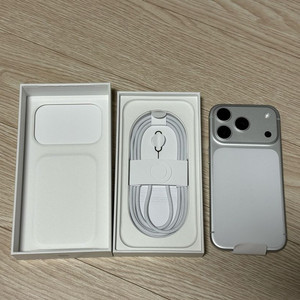 아이폰17 프로 1tb 리퍼 팝니다 이미지