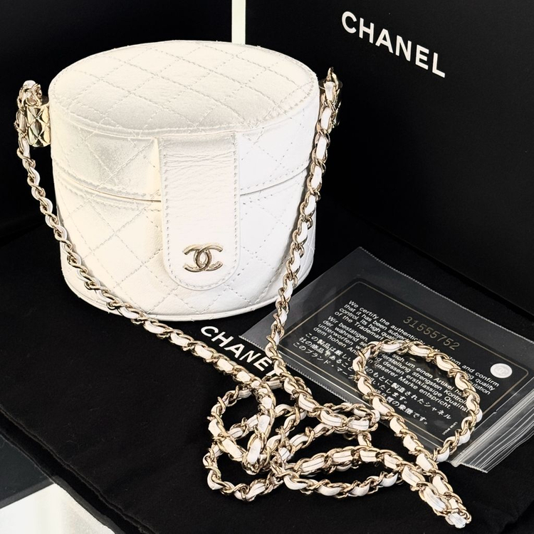 [신형] 샤넬 코스매틱 베니티 미니 31번대 이미지