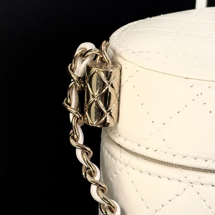 [신형] 샤넬 코스매틱 베니티 미니 31번대 이미지