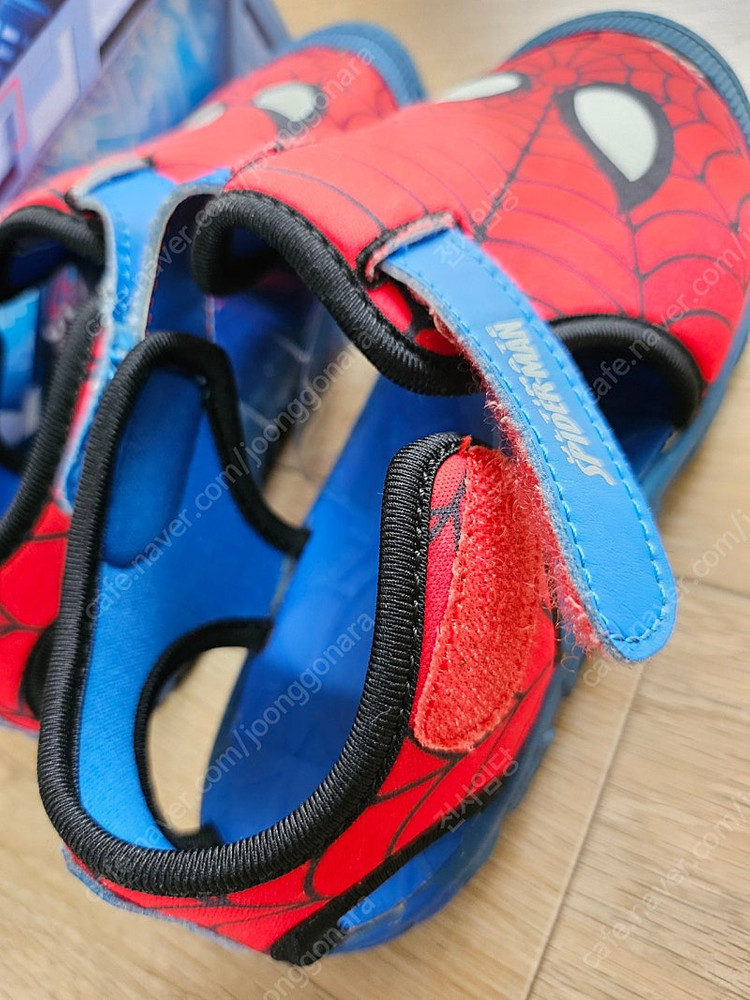 [택포] 크록스 키즈 샌들 J2 (210mm) & 스파이더맨 제키 아쿠아 샌들 (210mm) 이미지