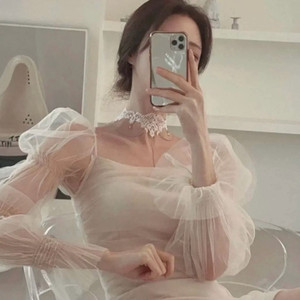 라벨르블랑 벨라 퍼프 원피스+화이트 초커 연말룩