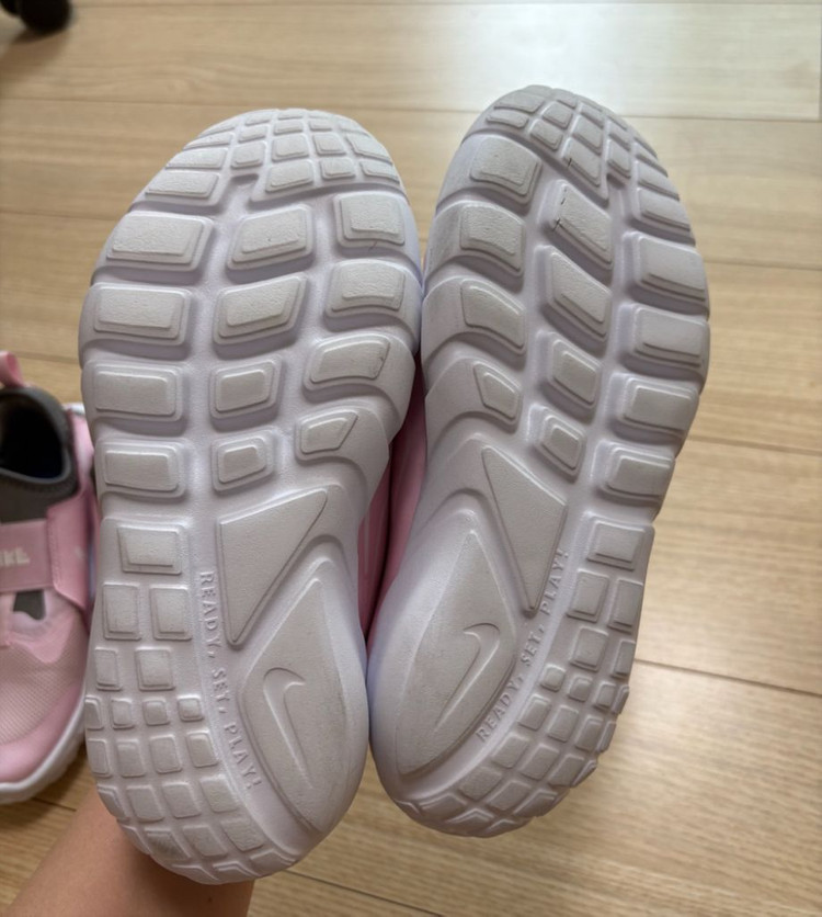 쌍둥이 나이키 플렉스러너2 핑크그레이 210사이즈--2