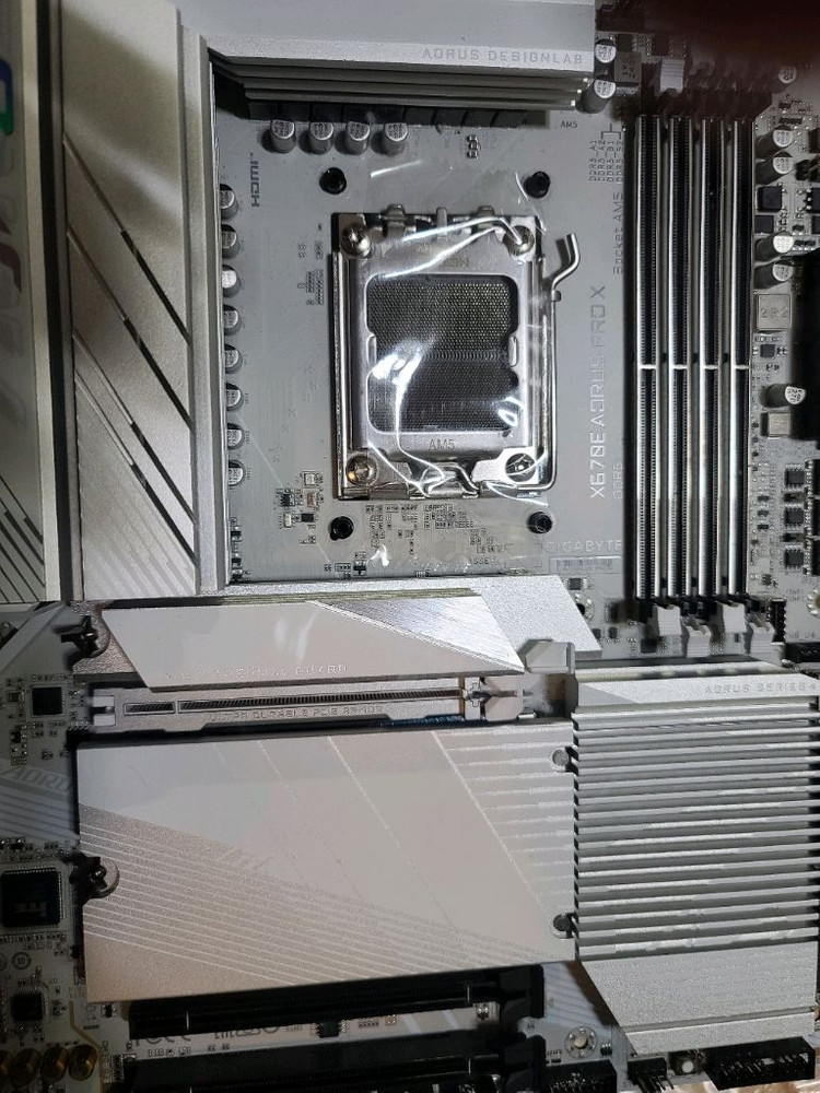 기가바이트 X670E AORUS PRO X 메인보드 (박스풀 / 상태좋음)--3