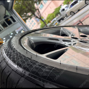 제네시스 gv80휠+금호 마제스티 타이어 이미지