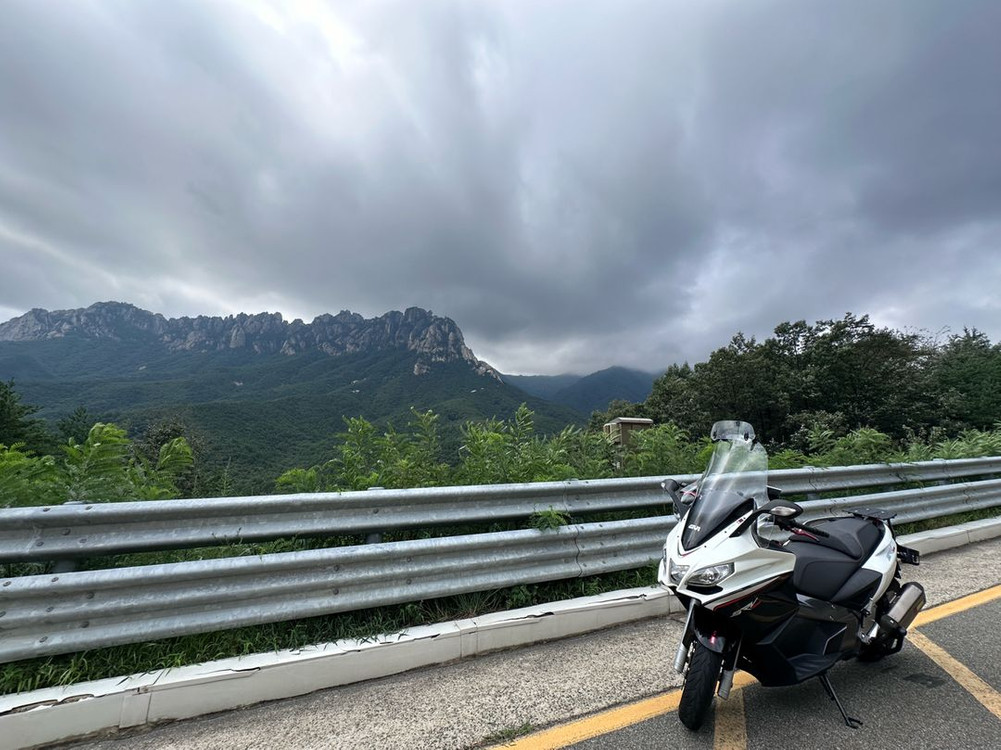 초고속 빅스쿠터(아프릴리아 850cc 스쿠터)--5