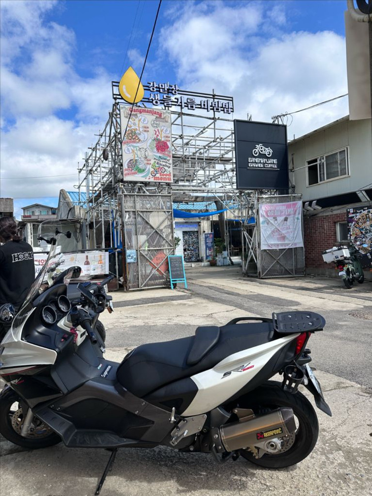 초고속 빅스쿠터(아프릴리아 850cc 스쿠터)--6