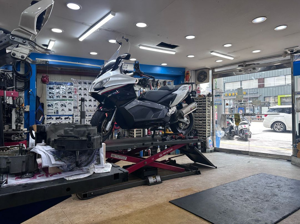 초고속 빅스쿠터(아프릴리아 850cc 스쿠터)--7