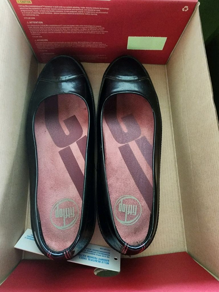 핏플랍 듀 페이턴트올블랙--2