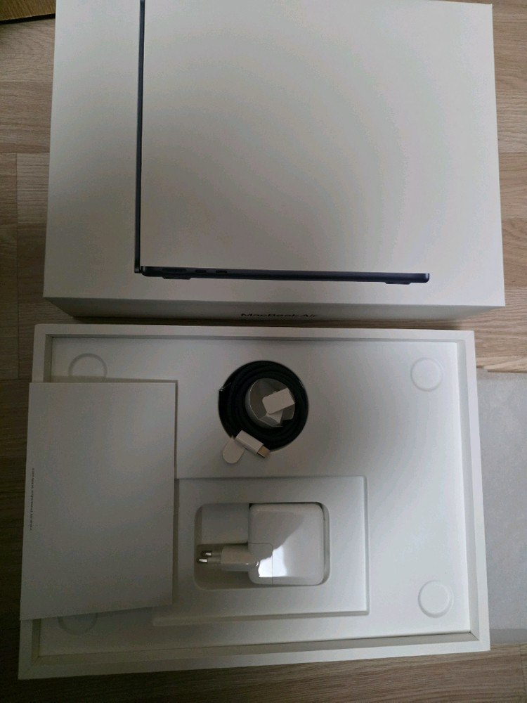 맥북에어 M4 기본형판매합니다 (램16기가, SSD256기가)--3