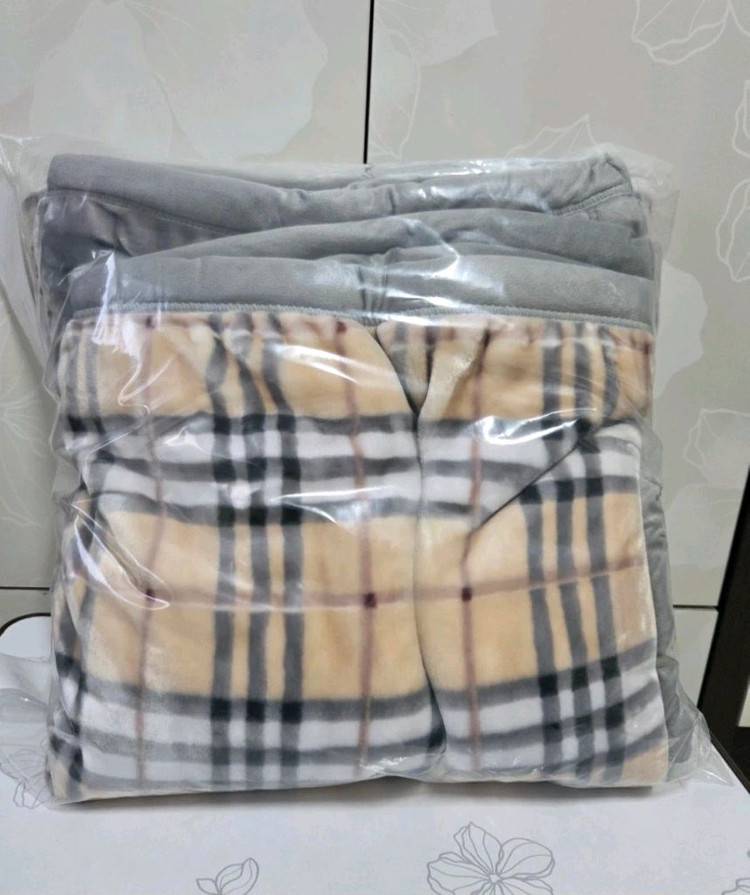 버버리 패턴 담요 새상품--1