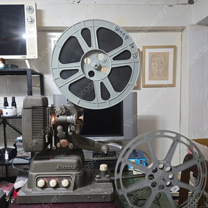 미국 REVERE S-16 16미리 사운드 영사기와 국산영화 필름셋 이미지