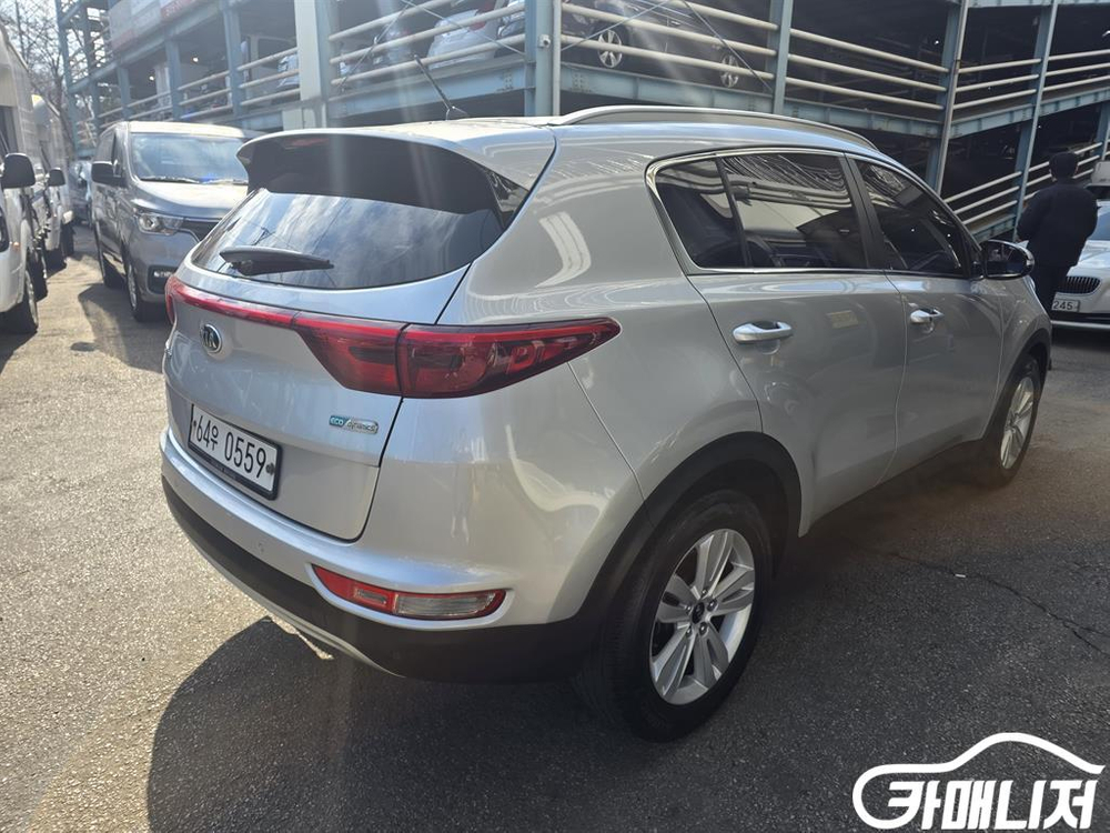 [기아]스포티지 4세대 (QL) 디젤 2.0 2WD 프레스티지 #3월급매 이미지