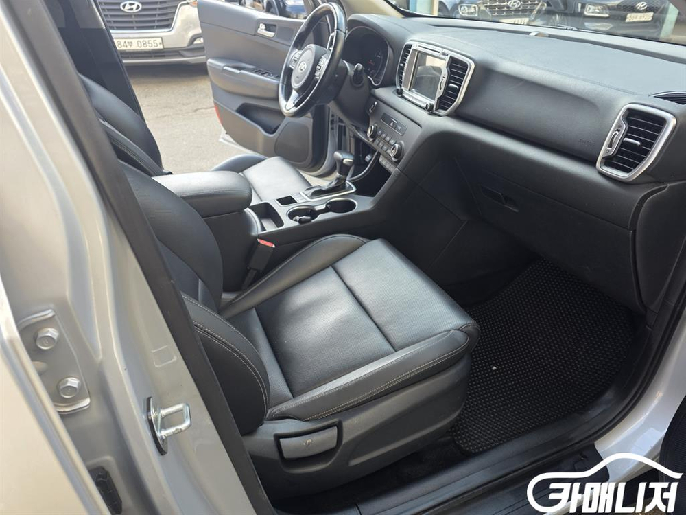 [기아]스포티지 4세대 (QL) 디젤 2.0 2WD 프레스티지 #3월급매 이미지