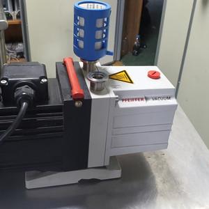 Pfeiffer 파이퍼 진공펌프 DUO2.5 독일산 로터리 베인펌프 많이 사용하지 않아 상태 아주 좋음 이미지