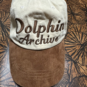 돌핀 아카이브 코듀로이 볼캡(방탄소년단 뷔 착용)