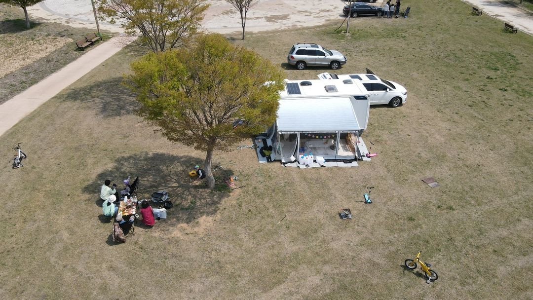 캠핑카&카라반 툴레 어닝룸 판매합니다. 이미지