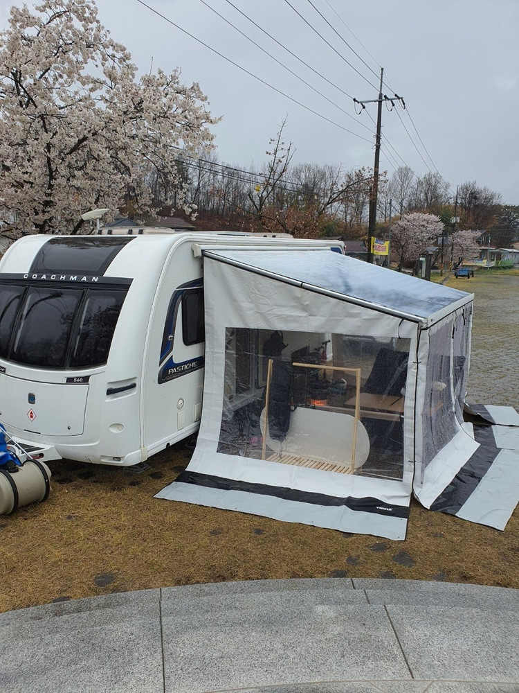 캠핑카&카라반 툴레 어닝룸 판매합니다. 이미지