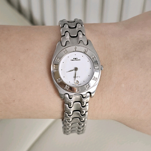 테크노스 스위스제 여성 메탈 시계 여자 은장 팔찌