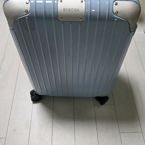 리모와 하이브리드 스카이블루 캐빈 기내용