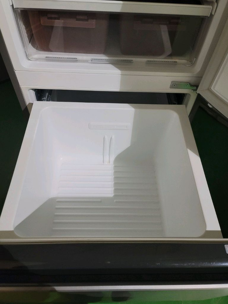 무료배송설치 딤채 330L 김치냉장고 2015,12제조,--3