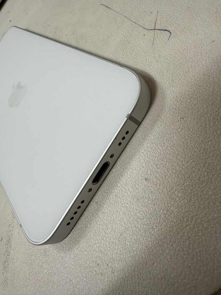 아이폰16E SSS급 미납금 없어요 아이가쓰던폰이요 이미지