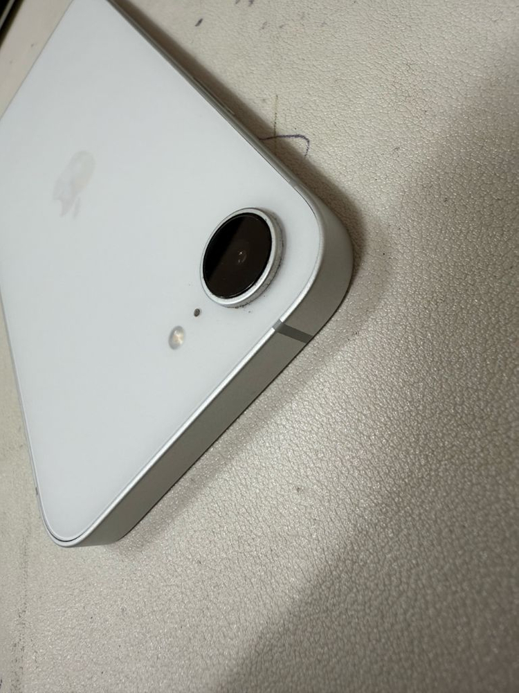 아이폰16E SSS급 미납금 없어요 아이가쓰던폰이요 이미지