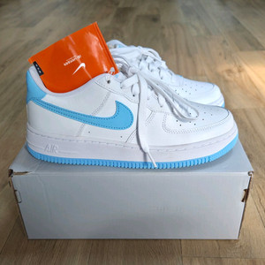 <새상품> 나이키 에어포스1 235mm