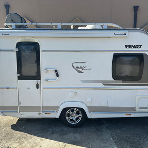 소형 카라반 캠핑카