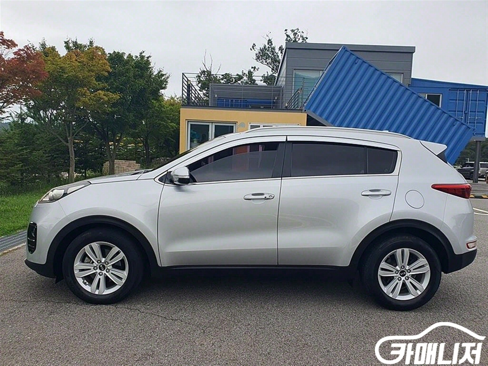 [기아]스포티지 4세대 (QL) 디젤 2.0 2WD 프레스티지 #3월급매 이미지