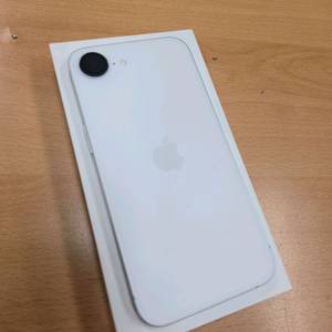 아이폰 16e 화이트 512GB 풀박스 (자급제/애플케어/케이스 12종/보호필름 포함) 이미지