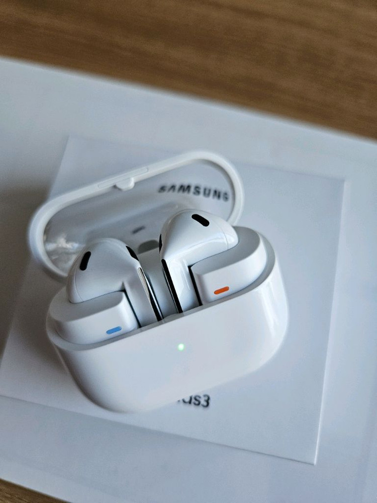 갤럭시버즈3 화이트 단순개봉 새상품 판매합니다 이미지