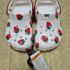 크록스키즈 딸기C7사이즈 미착용