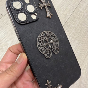 크롬하츠 아이폰16프로맥스 케이스 간지 철철 이미지