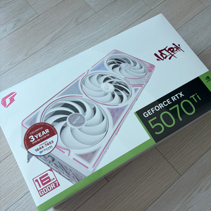 미개봉 컬러풀 RTX 5070 Ti Ultra White 울트라 화이트