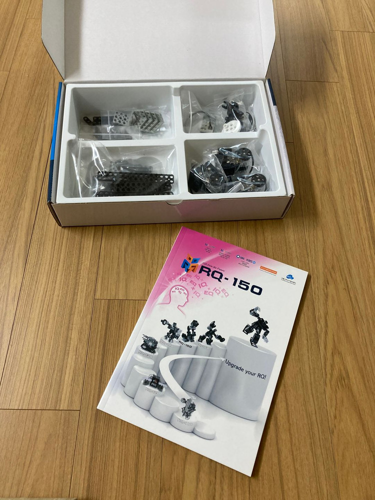 RQ-HUNO 휴머노이드 로봇 세트 7개 판매합니다. 이미지