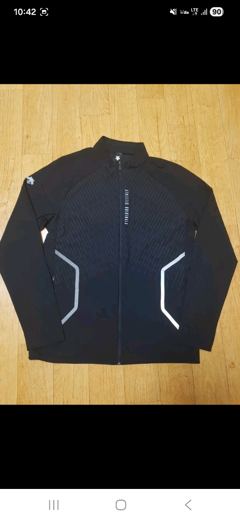 정품,새상품급) 데상트 골프 여름용 얇고 시원한 기능성 자켓,넉넉한95--0