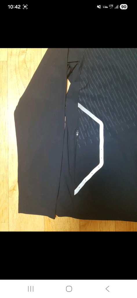 정품,새상품급) 데상트 골프 여름용 얇고 시원한 기능성 자켓,넉넉한95--1