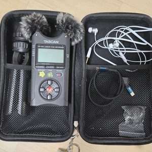 타스캠 DR-40x 디지털 녹음기