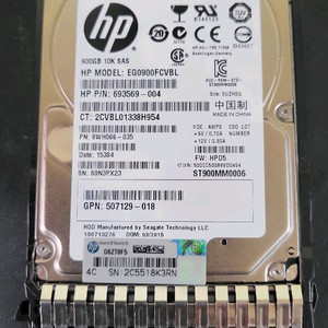 서버용 900GB 하드디스크 이미지