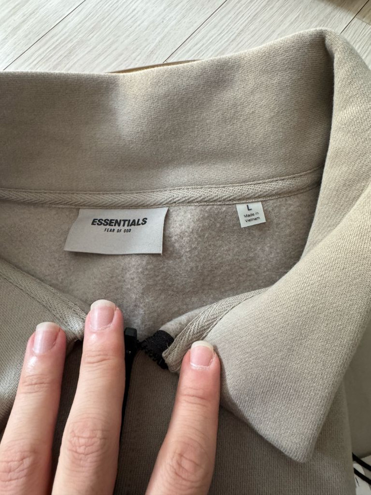 에센셜 모크넥 백로고 하프집업 모스 L 이미지