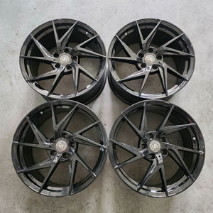 스트라쎄 18인치 블랙휠 중고휠 판매 / 제네시스G70 스팅어 그랜져HG 이미지