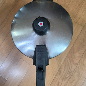 휘슬러 비타퀵 4.5L 압력솥 이미지