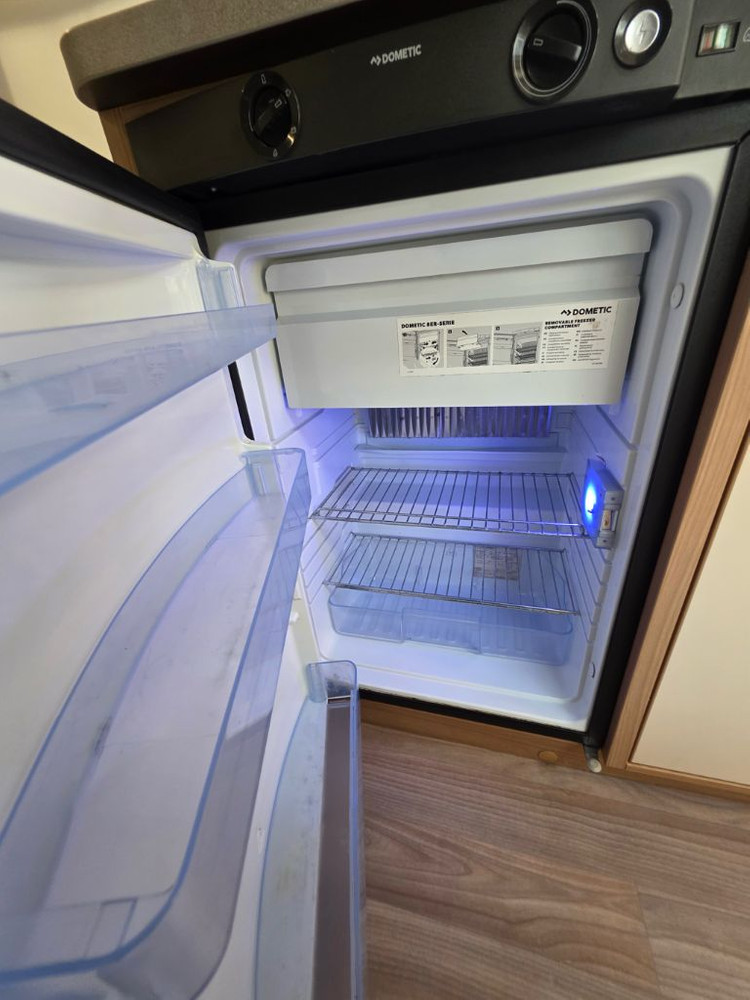 바인스버그 390QD 카라반, 20년식, 1,599만원--4