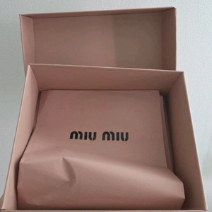 미우미우 쇼핑백 상자 세트 이미지